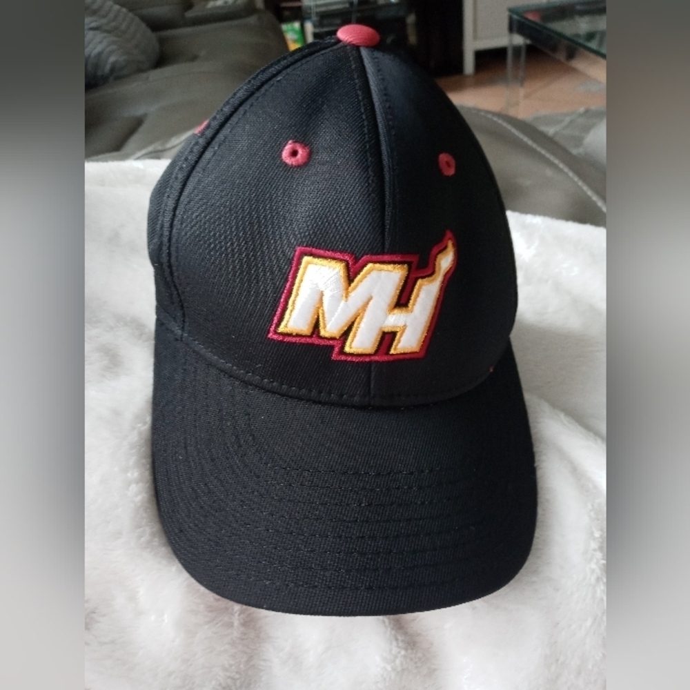 Adidas Miami Heat NBA licensed Product Embroidered Stretch Cap One Size